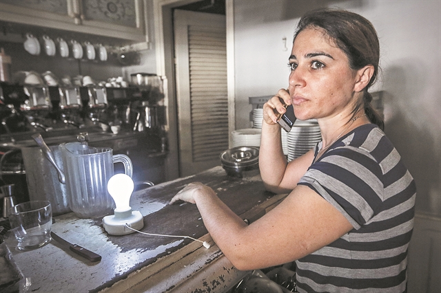 Yδρα: ηλεκτροσόκ στις επιχειρήσεις