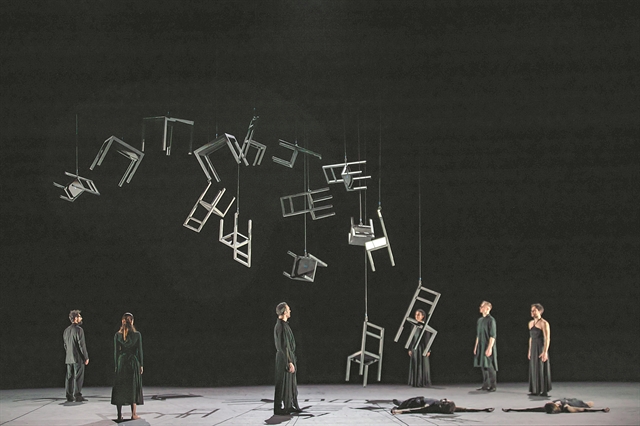 Ξενάκης, electronica, Μίκης και «Φτηνά τσιγάρα»