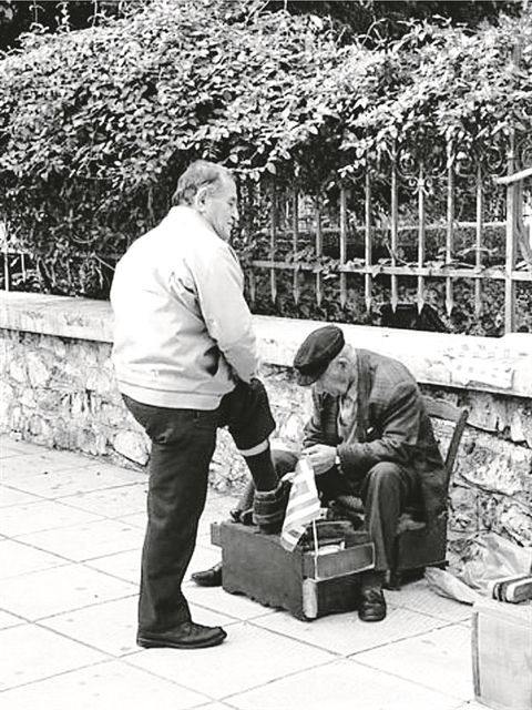 Λούστροι στο Καραβάν Σαράι