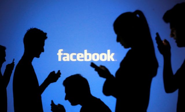 Το Κρεμλίνο απαντά στο Facebook για τους πλαστούς λογαριασμούς