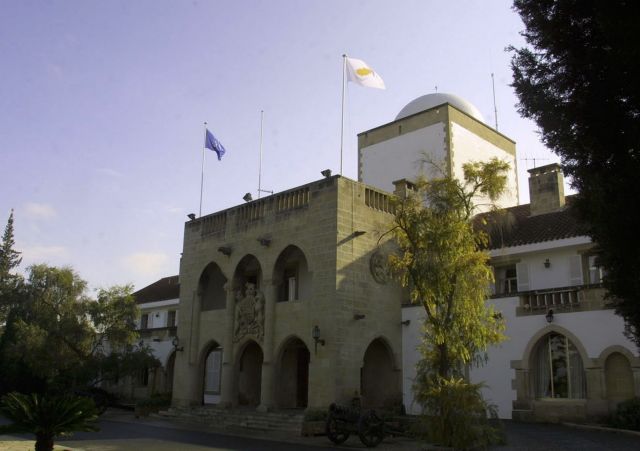 Κύπρος: Πορεία διαμαρτυρίας εκπαιδευτικών στο προεδρικό μέγαρο