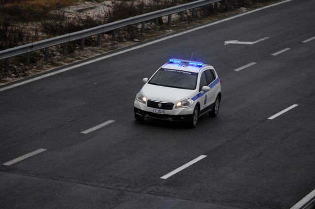 Σύλληψη 19χρονου για παράνομη μεταφορά αλλοδαπών