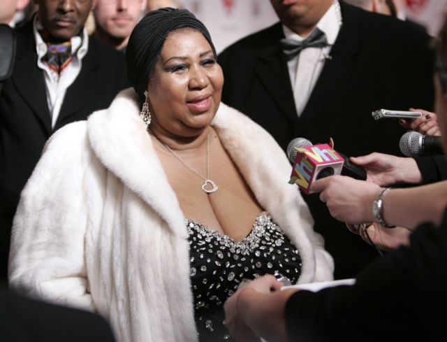 Τα γούνινα παλτό της Αρίθα Φράνκλιν ζητά η ΡΕΤΑ