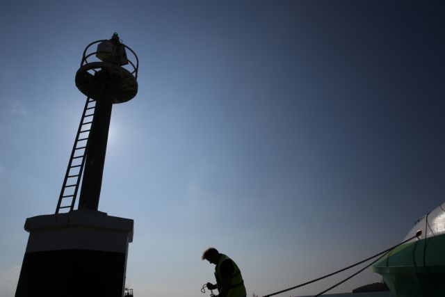 Πρόσκρουση επιβατικού πλοίου στην Σκιάθο