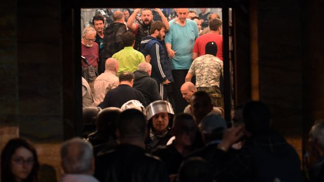 ΠΓΔΜ: Ξεκίνησε η δίκη για την εισβολή στο κοινοβούλιο