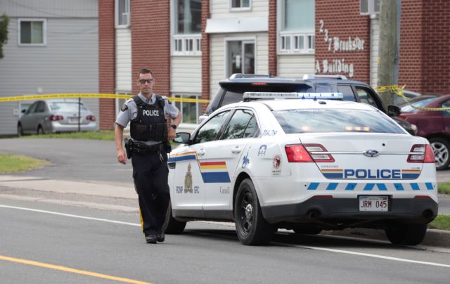 Τέσσερις νεκροί από πυρά ενόπλου