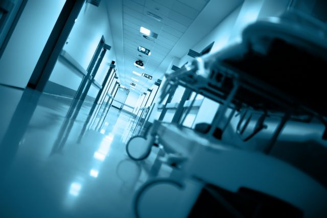 ΕΙΝΑΠ: Eλλειψη ειδικευόμενων γιατρών στα δημόσια νοσοκομεία