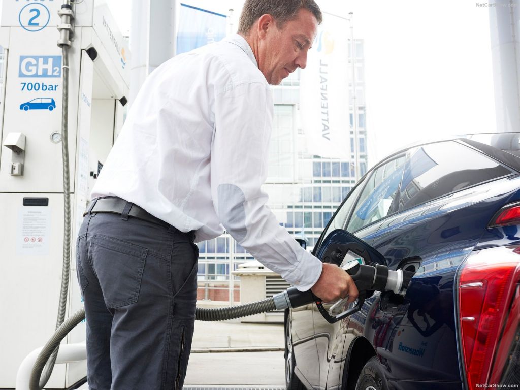 Υδρογόνο στο αυτοκίνητο; Η Toyota λέει ναι!