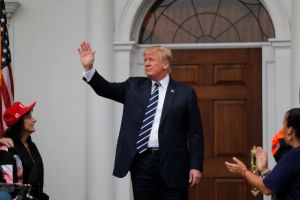 Ο Τραμπ τα ξανάβαλε με τα αντιπολιτευόμενα «ΜΜΕ των ψεύτικων ειδήσεων»