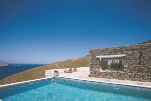 Χωρίς ρεύμα στις… βουνοκορφές της Μυκόνου