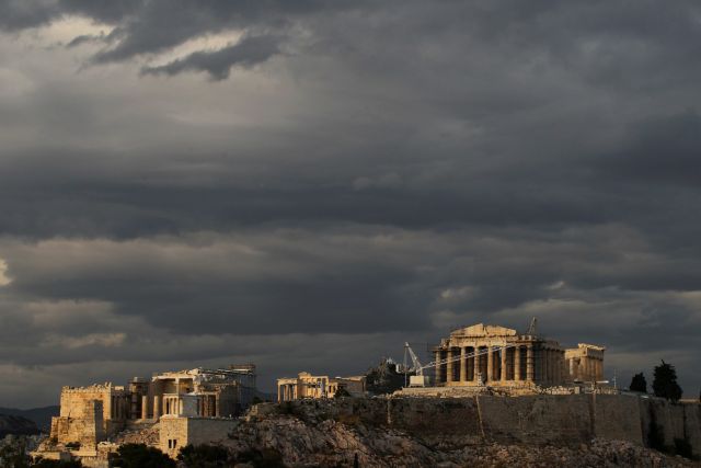 Πριν ανοίξουν οι σαμπάνιες να θυμάστε ότι η Αθήνα παραμένει δέσμια των πιστωτών