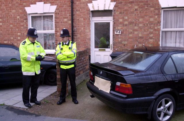 Τρεις συλλήψεις για εξελιγμένο εργοστάσιο όπλων στο Σάσεξ