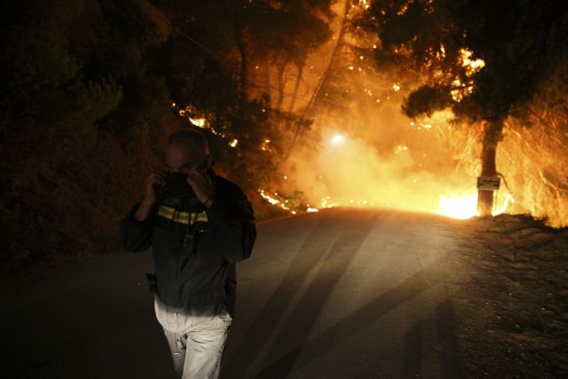 Φωτιά στην Εύβοια : Σε κατάσταση έκτακτης ανάγκης η δημοτική ενότητα Μεσσαπίων