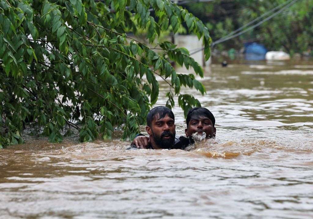 Στους 106 οι νεκροί στην Ινδία από πλημμύρες