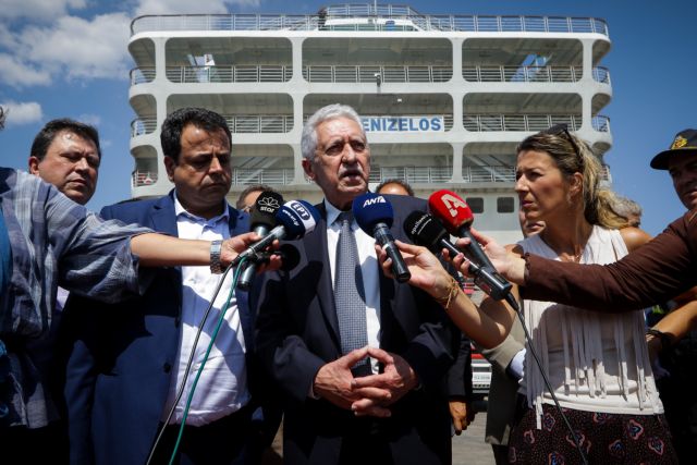 Για την κατάσταση στο πλοίο «Ελευθέριος Βενιζέλος» ενημερώθηκε ο Κουβέλης