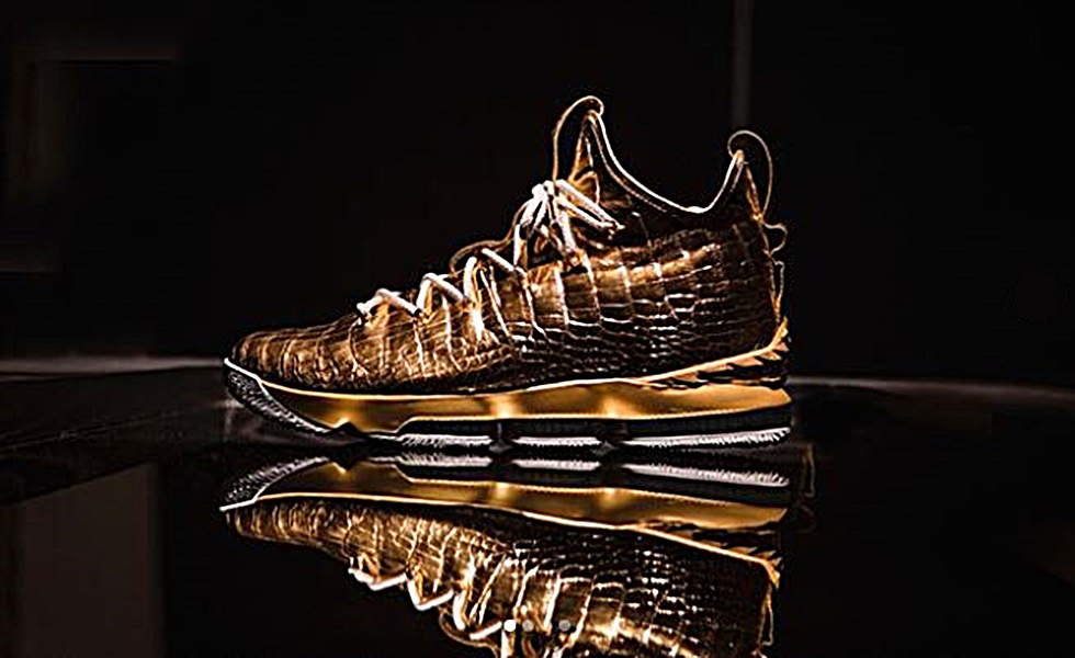 Ενα παπούτσι αξίας 100.000 δολαρίων για τον ΛεΜπρον