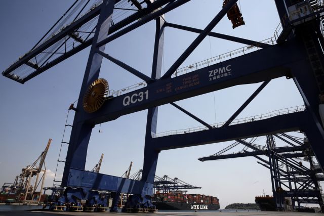 Στα βαρέα και ανθυγιεινά οι εργαζόμενοι στους προβλήτες ΙΙ και ΙΙΙ του Πειραιά