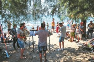 Το κόρνο και το όμποε βγήκαν στις παραλίες