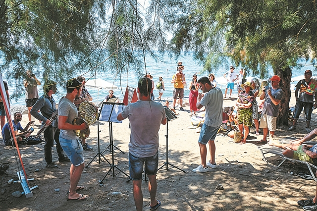 Το κόρνο και το όμποε βγήκαν στις παραλίες