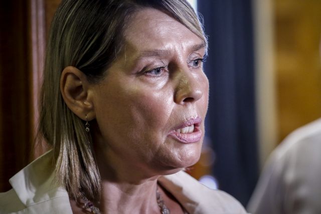 Πάρτι στο Twitter με την Παπακώστα