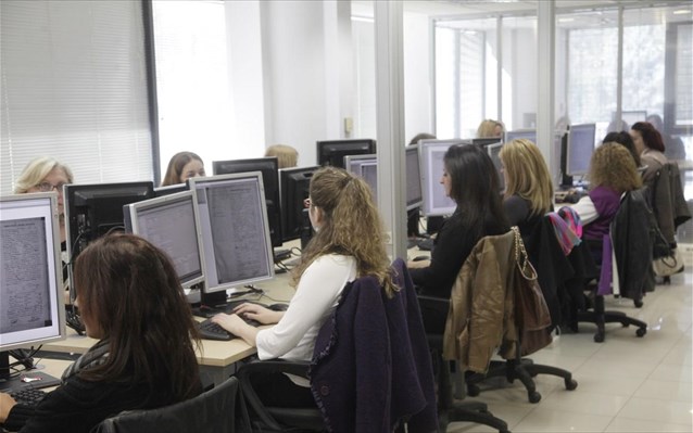 Μειώθηκε αντί να αυξηθεί η παραγωγικότητα στην Ελλάδα