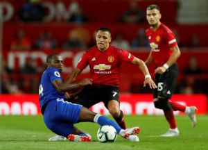 Νίκη με άγχος στην πρεμιέρα για τη Μάντσεστερ Γιουνάιτεντ