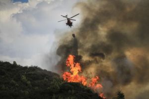 Μάχη με τις φλόγες στην Ηλεία