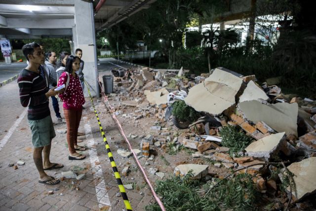 Ινδονησία: Φονικός σεισμός με τουλάχιστον 37 νεκρούς