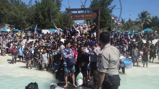 Στους 98 οι νεκροί από τον σεισμό στην Ινδονησία