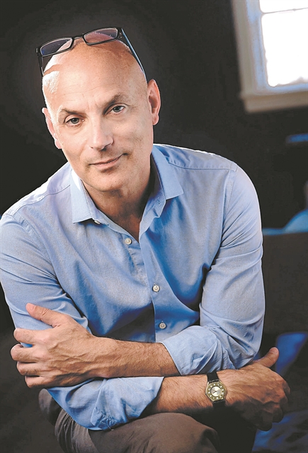 «Κυνηγάμε όλοι σκιές, όπως ο Οδυσσέας»