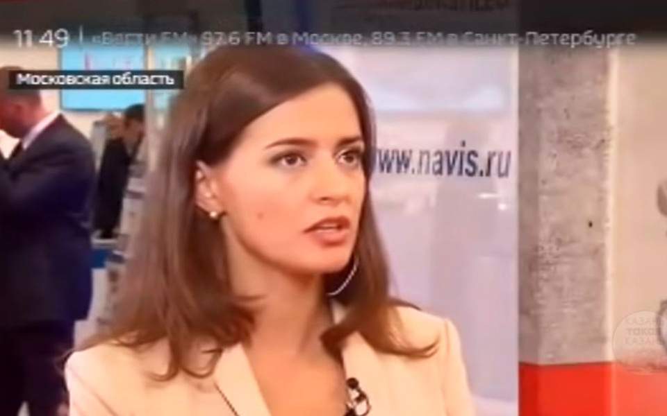 Ρωσίδα δημοσιογράφος λιποθύμισε «on air»