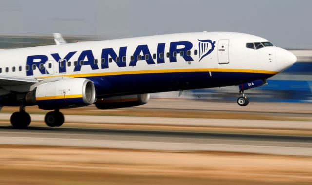 Μπαράζ ακυρώσεων πτήσεων στην Ryanair