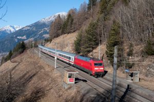 Δεν αποχωρίστηκε… το άλογό του ούτε στο τρένο