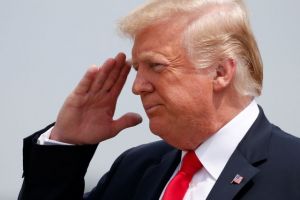 Ο Τραμπ υπέγραψε νόμο για επανεξέταση του εμπάργκο όπλων στην Κύπρο