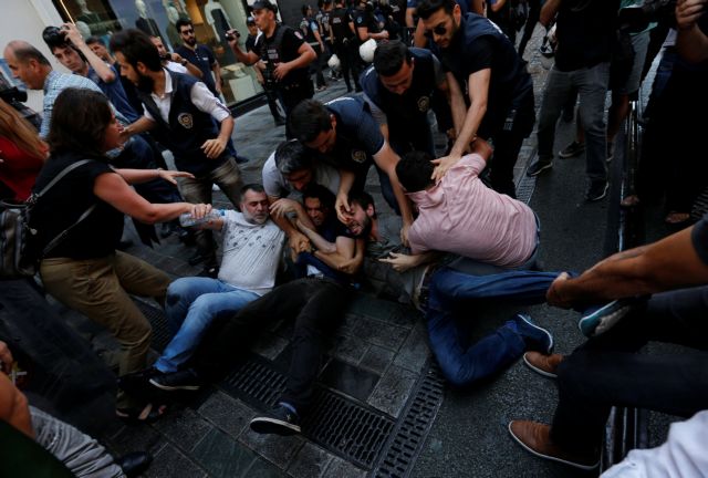 Η αστυνομία διέλυσε τη διαδήλωση των «Μητέρων του Σαββάτου»