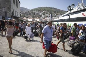 Οργή κατοίκων και τουριστών στην Υδρα – Υποθαλάσσια η βλάβη