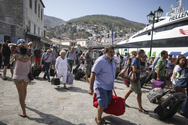 Οργή κατοίκων και τουριστών στην Υδρα – Υποθαλάσσια η βλάβη