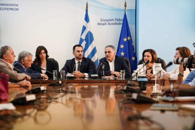 Βούληση για μεταρρυθμίσεις από Χαρίτση – Απολογισμός από Σκουρλέτη