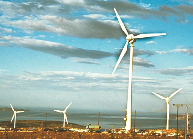 ΔΕΗ: Στοχεύει στο δεκαπενταπλασιασμό του δυναμικού της σε AΠΕ ως το 2030