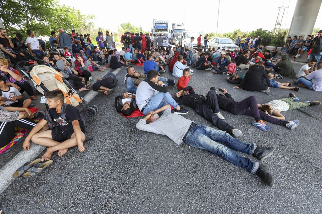 Σήμα κινδύνου από το υπ. Υγείας για τις ανεξέλεγκτες αφίξεις μεταναστών