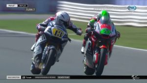 Κατακραυγή για τον αναβάτη του MotoGP που πάτησε εσκεμμένα το φρένο συναθλητή του