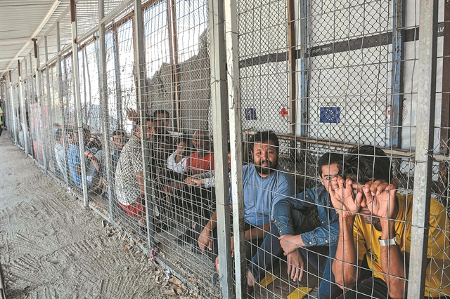 Κακομεταχείριση προσφύγων «δείχνει» ευρωπαϊκή έκθεση