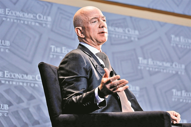 Ο αμφιλεγόμενος κ. Tζεφ Μπέζος