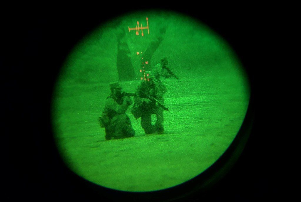 Εντυπωσιακές φωτογραφίες από νυχτερινή Εκπαίδευση του Κέντρου Ανορθόδοξου Πολέμου