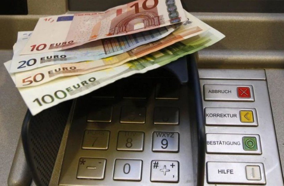 Capital controls: Πήρε ΦΕΚ η απόφαση για άρση των περιορισμών στις αναλήψεις μετρητών