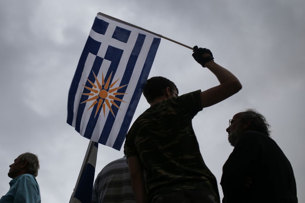 Μήπως ο «μακεδονικός πόλεμος» φέρνει πιο κοντά τις κάλπες;