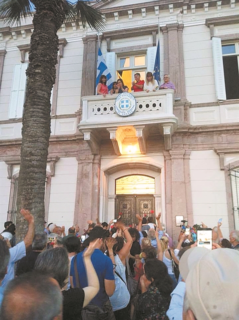 Ανοίγουν νέους διαύλους μέσω Σμύρνης