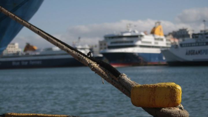Δεμένα τα πλοία στα λιμάνια – Κίνδυνος κλιμάκωσης των κινητοποιήσεων