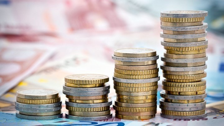 Ανάπτυξη 1,8% αλλά και «βουτιά» 5,4% στις επενδύσεις