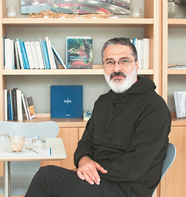 «Ο κόσμος βαρέθηκε τη μασημένη τροφή»